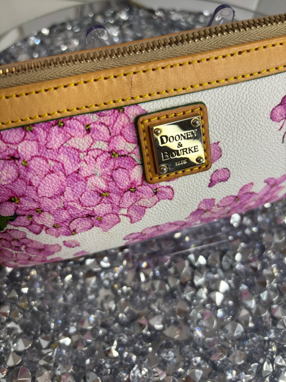 Dooney & Bourke Hydrangea Monogram Medium Wristlet EUC - Picture 3 of 15